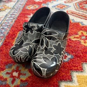 Dansko Professional Patent Floral Clog EU 36 US 5.5-6 Comfort Work Nursing Shoes